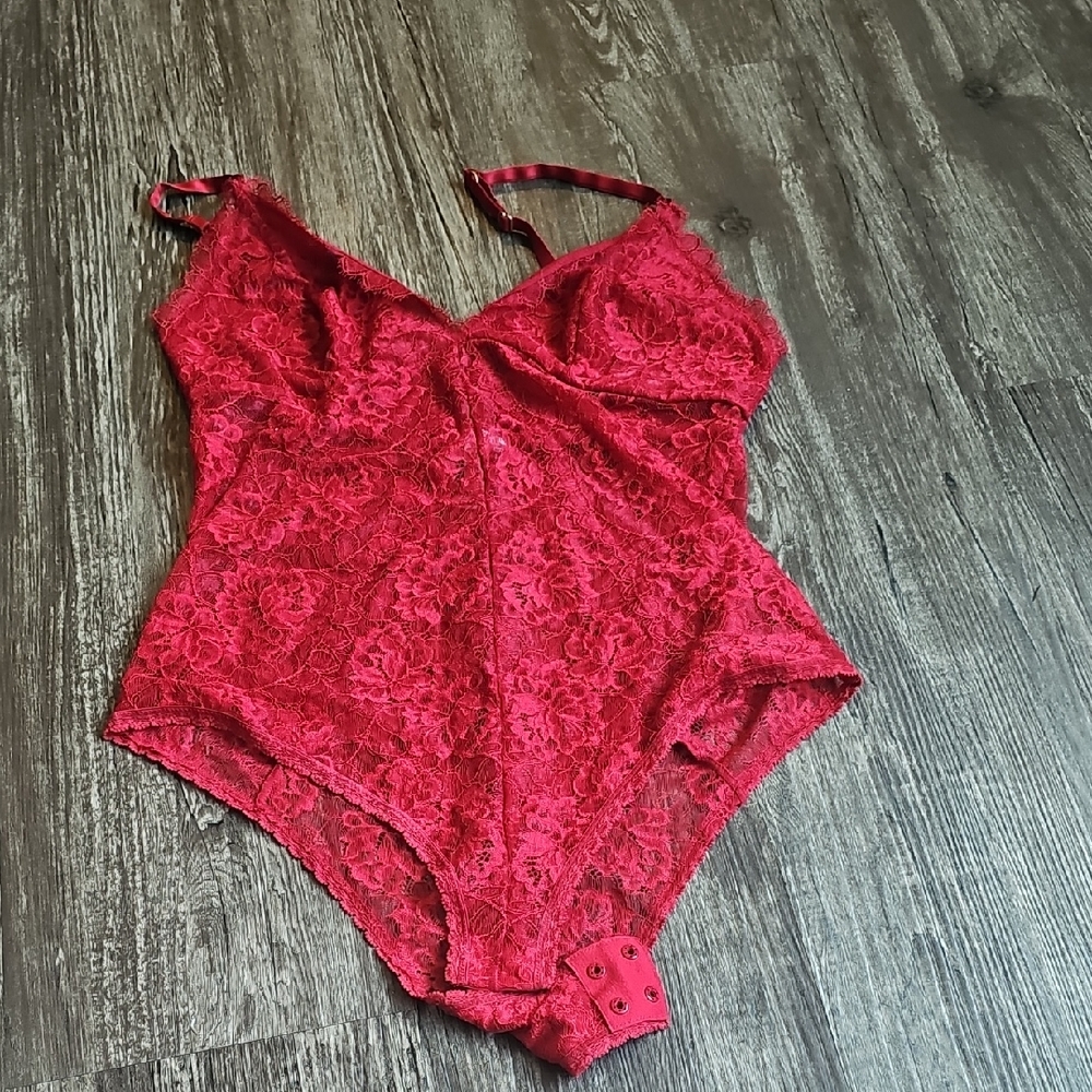 EUC Soma Lace Bodysuit With Snap Crotch Size SMALL